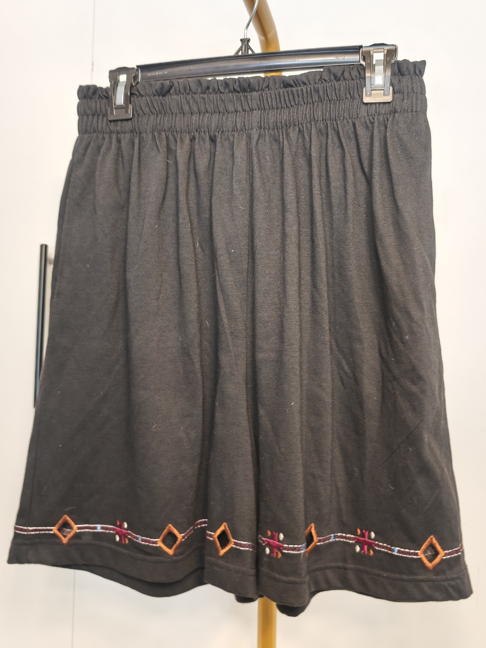 Black High Waist Embroidered Hem Shorts Women Large Elastic Waist Pockets
